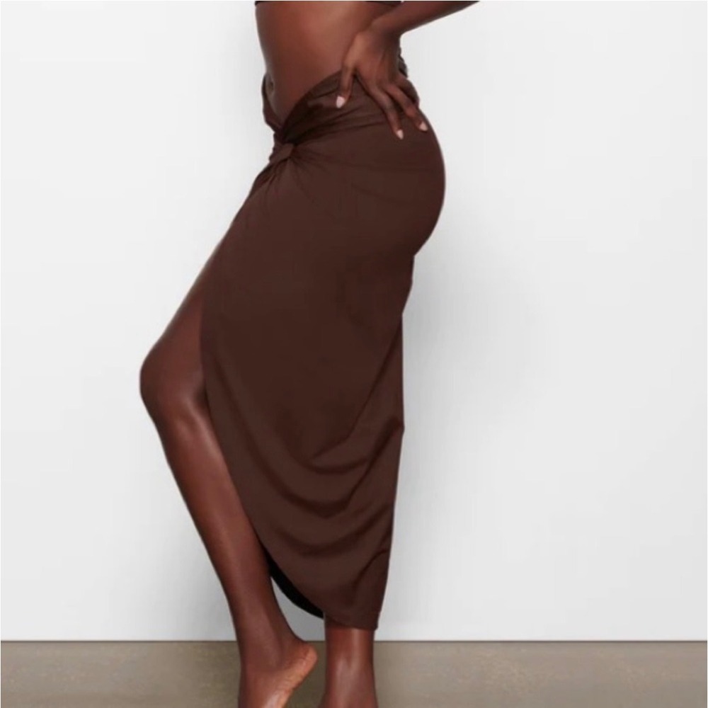 SKIMS Signature Swim Sarong Skirt in Cocoa Brown, Women's Size Medium, NWT - Picture 11 of 12